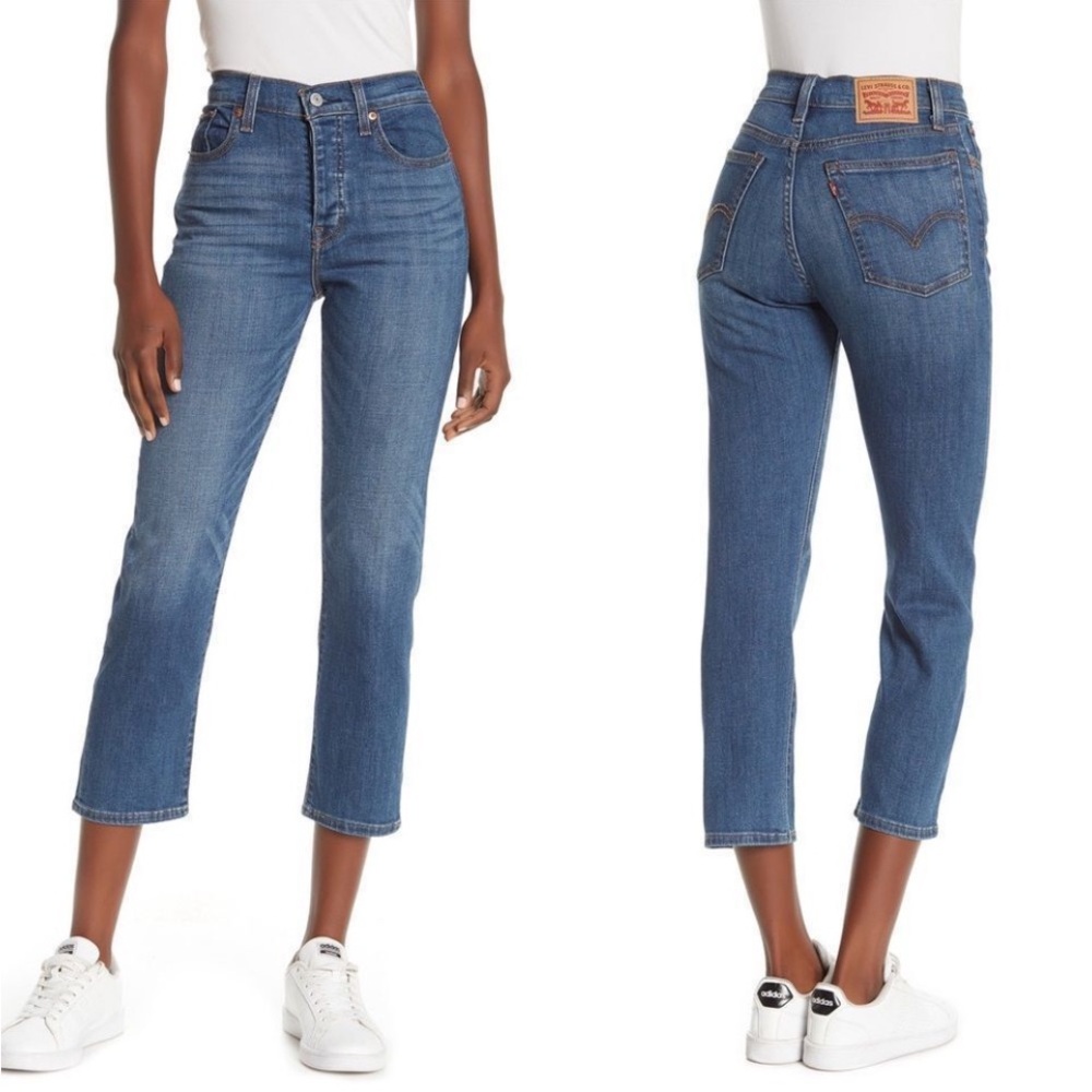 Levi's Wedgie Straight Button Fly
High Rise Jeans Size 18W.